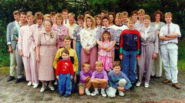 Lien Vergeer met haar kleinkinderen - Lien Vergeer with her grandchildren